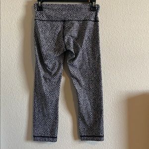 Lululemon cropped leggings size 4
